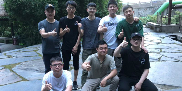 信守承諾 懶人沙發(fā)廠家這幫小伙子杠杠的！